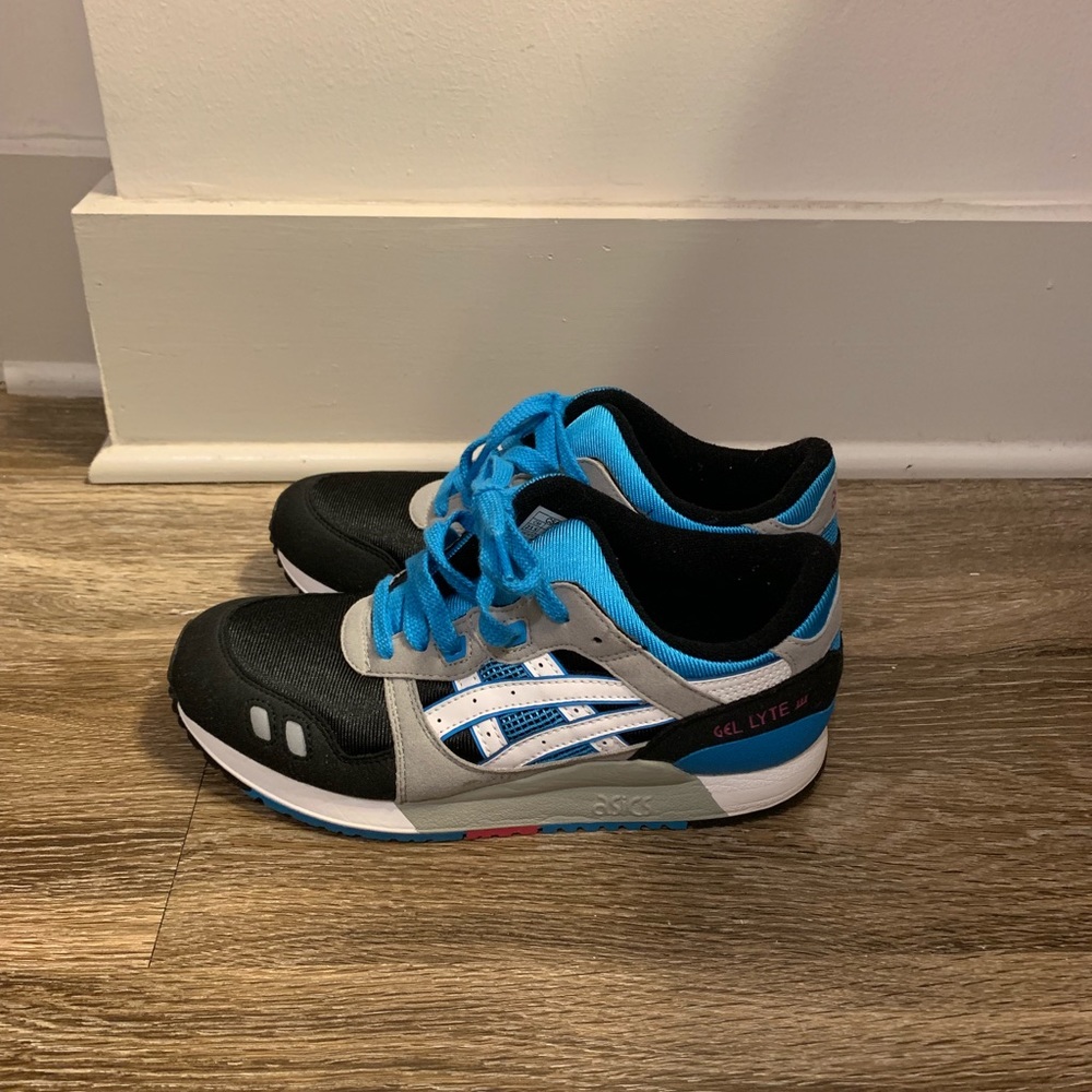 ASICS
